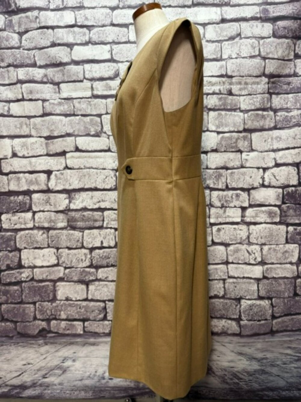 Tahari Camel Colored Fully Lined Cap Sleeve Dress Size 14 - Picture 3 of 8
